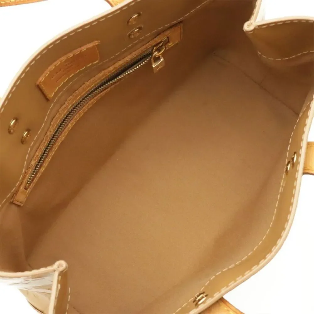 Louis Vuitton delivery duty